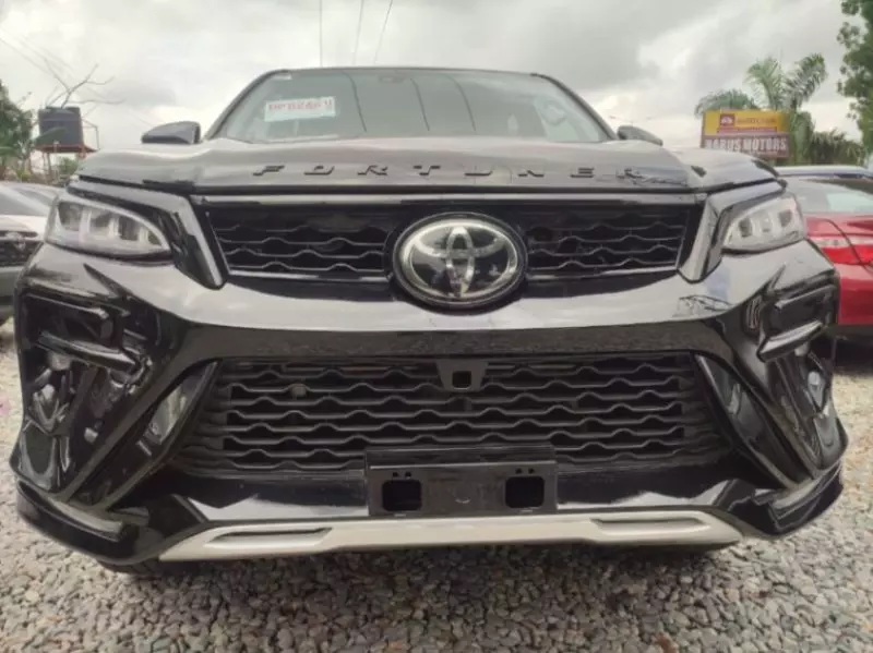 Toyota Fortuner - 2021