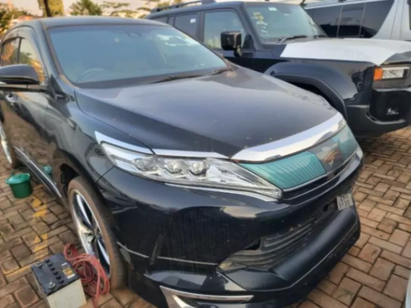 Toyota Harrier   - 2018