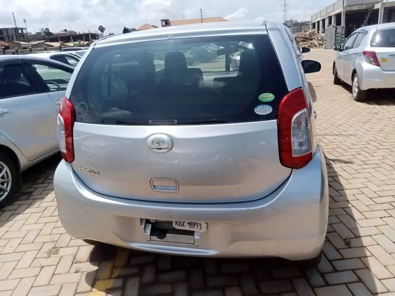 Toyota Passo   - 2012