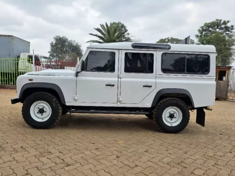 Land Rover Defender   - 2014