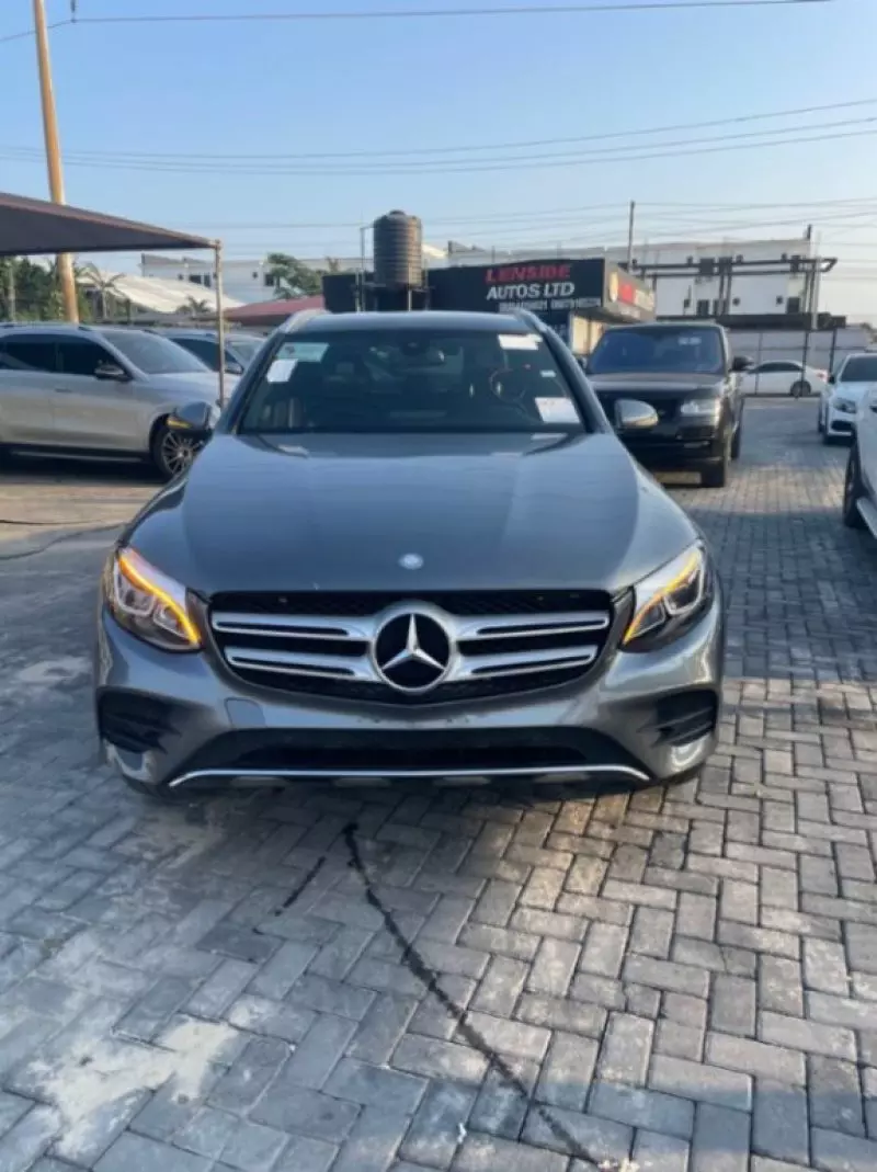 Mercedes-Benz GLC 300   - 2017
