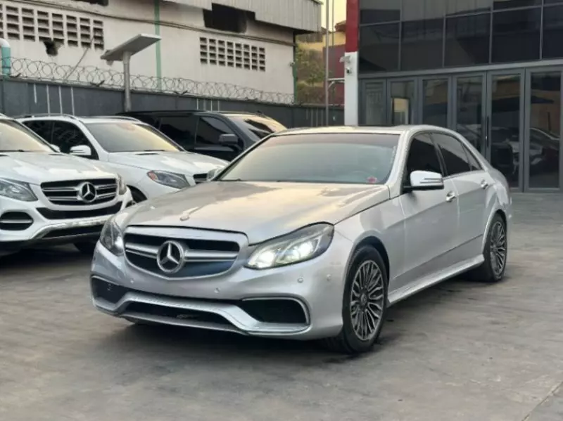 Mercedes-Benz E350   - 2010