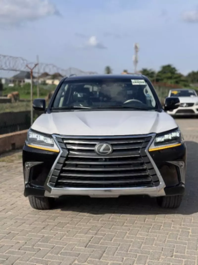 Lexus LX   - 2017