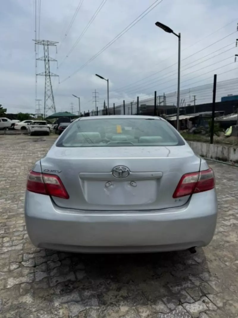 Toyota Camry - 2007