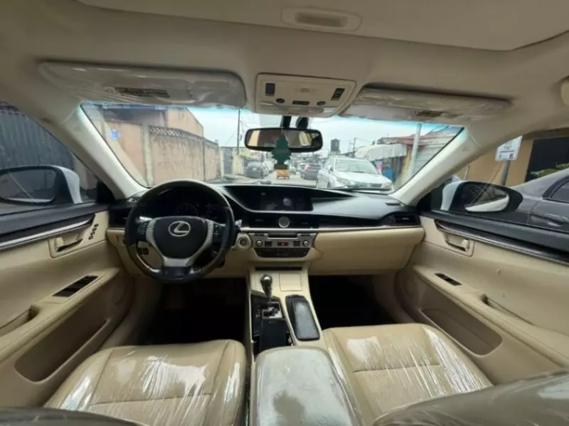 Lexus ES   - 2013