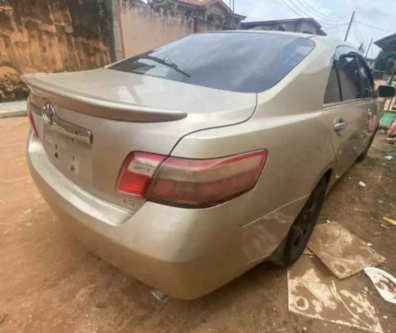 Toyota Camry   - 2007