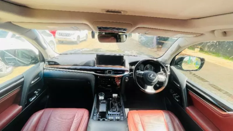 Lexus LX 570   - 2018