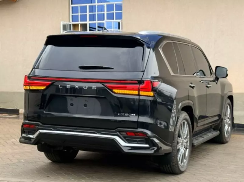 Lexus LX 600   - 2023