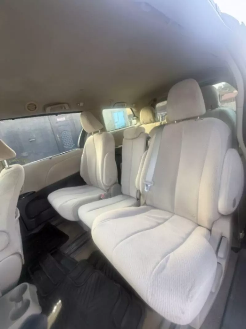 Toyota Sienna   - 2012