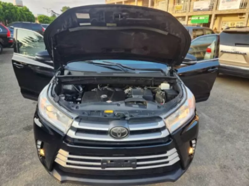 TOYOTA Highlander   - 2019