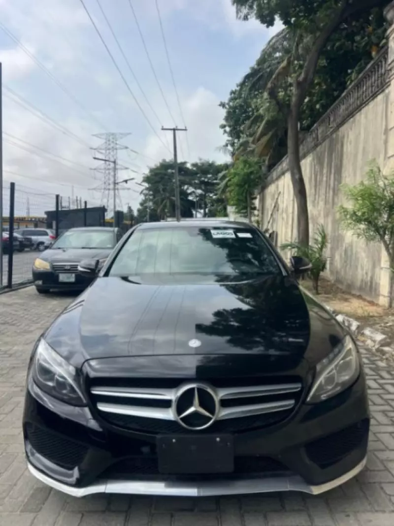 Mercedes-Benz C 300   - 2015