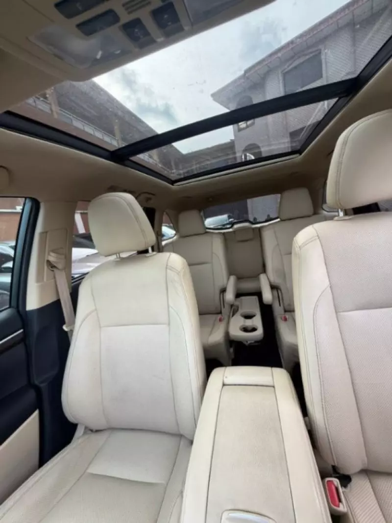 Toyota Highlander   - 2014