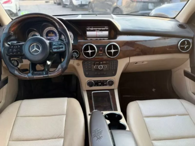 Mercedes-Benz GLK 350   - 2014
