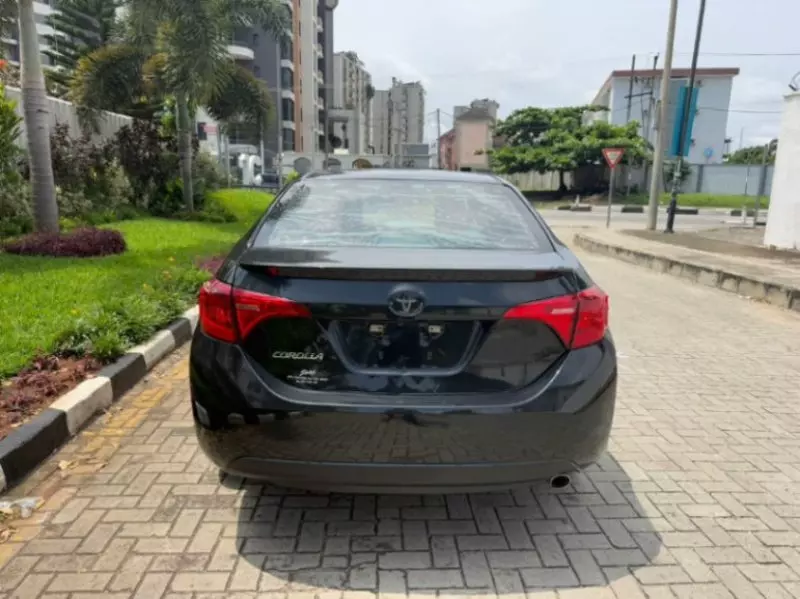 TOYOTA Corolla   - 2019