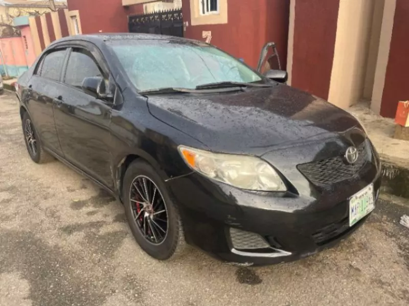 Toyota Corolla   - 2009