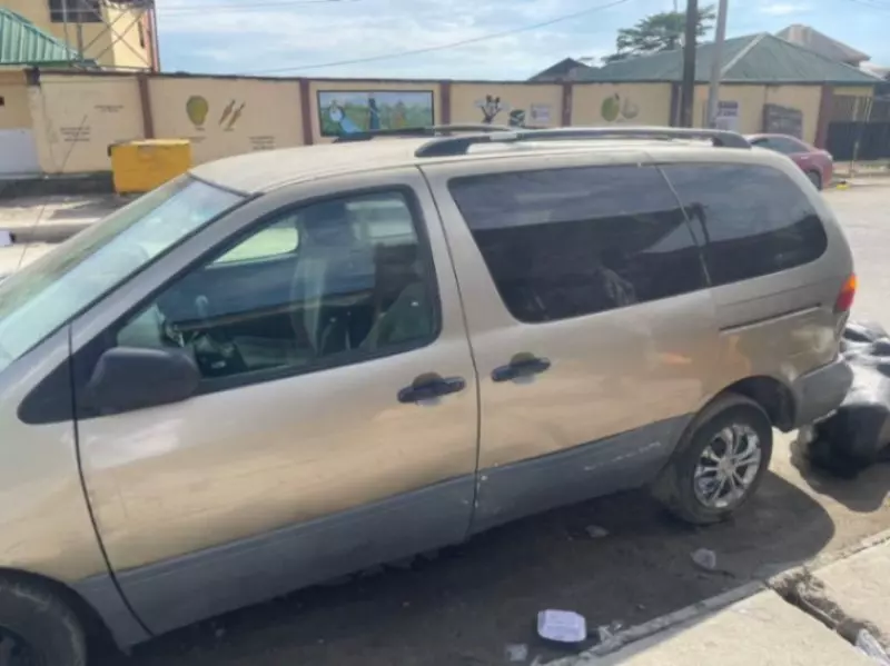 Toyota Sienna   - 2002