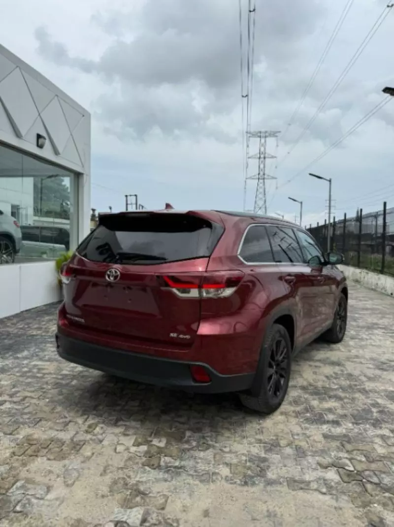 Toyota Highlander   - 2019