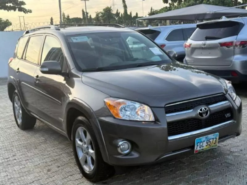 TOYOTA RAV 4   - 2011