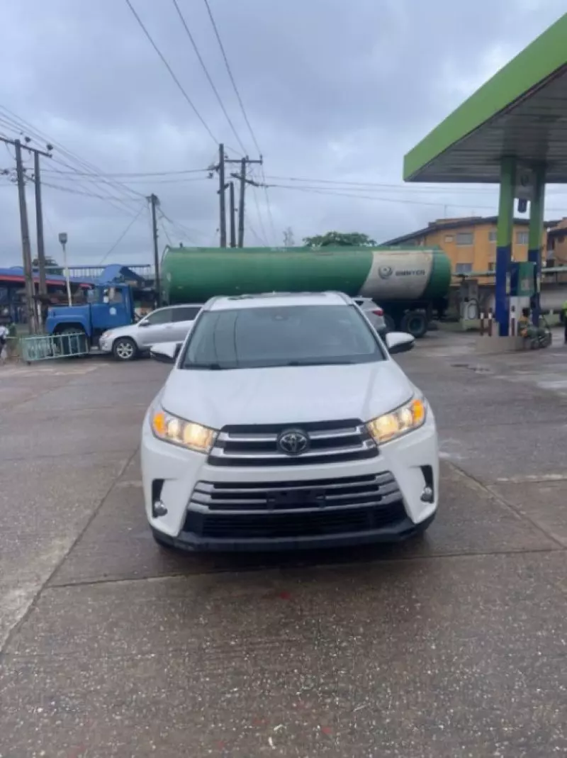 TOYOTA Highlander   - 2019