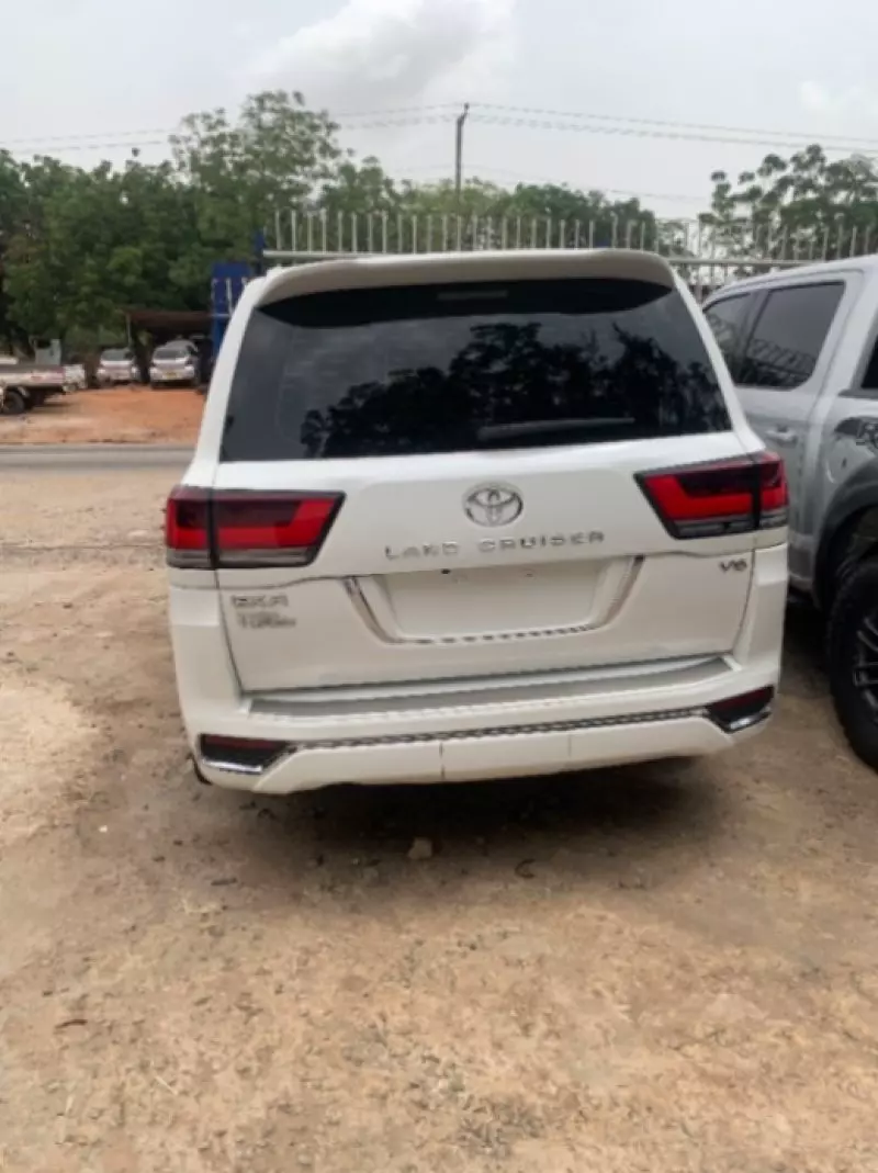 Toyota Land Cruiser   - 2017