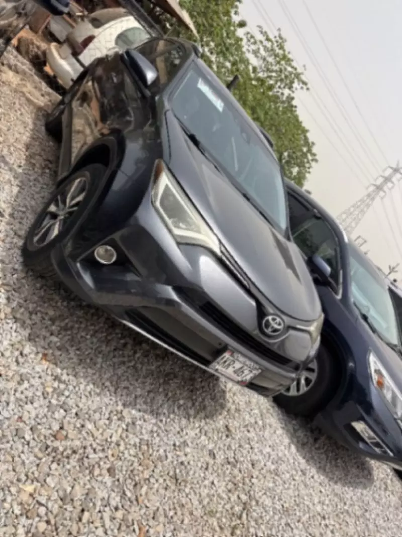 Toyota RAV 4   - 2017