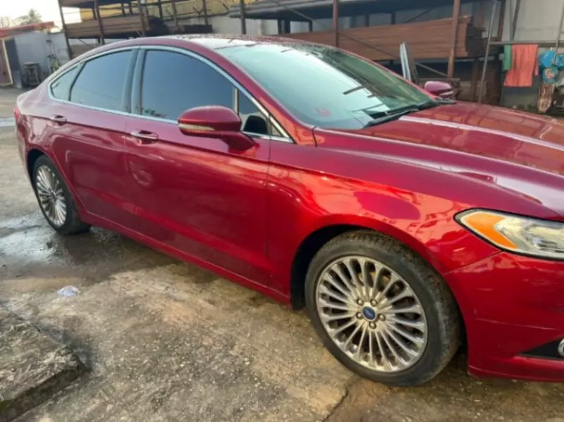 Ford Fusion   - 2016