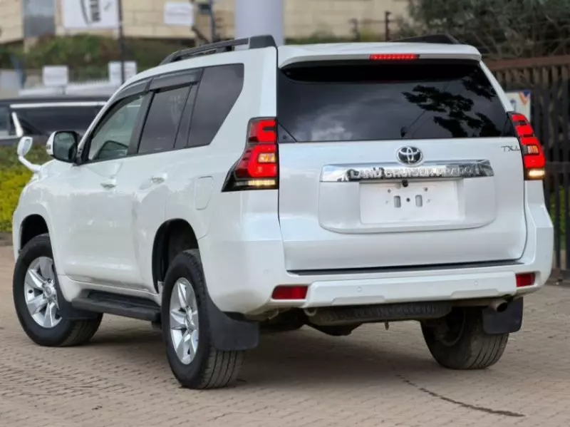 Toyota Landcruiser Prado   - 2019