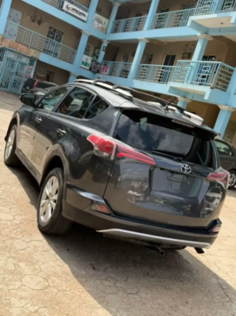 Toyota RAV 4   - 2014