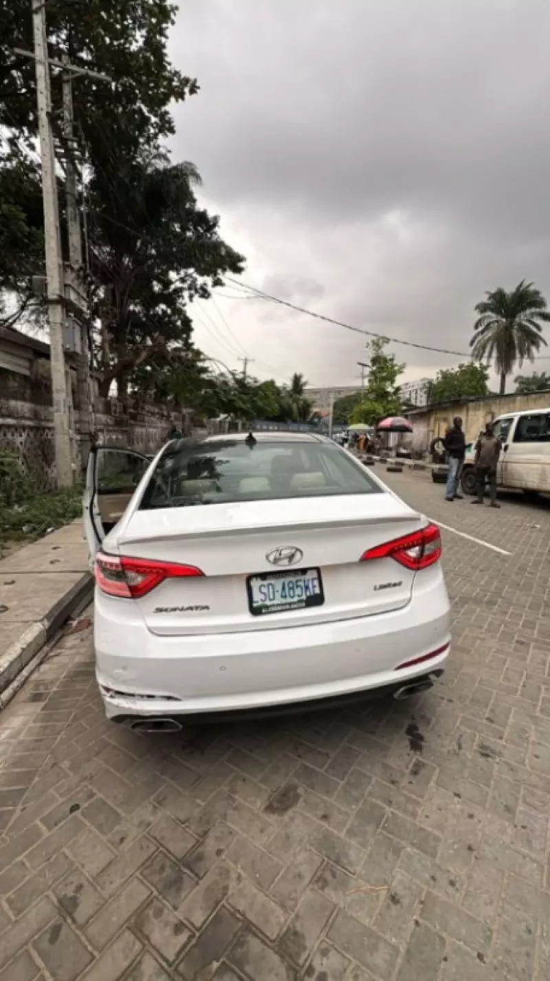 Hyundai Sonata   - 2015