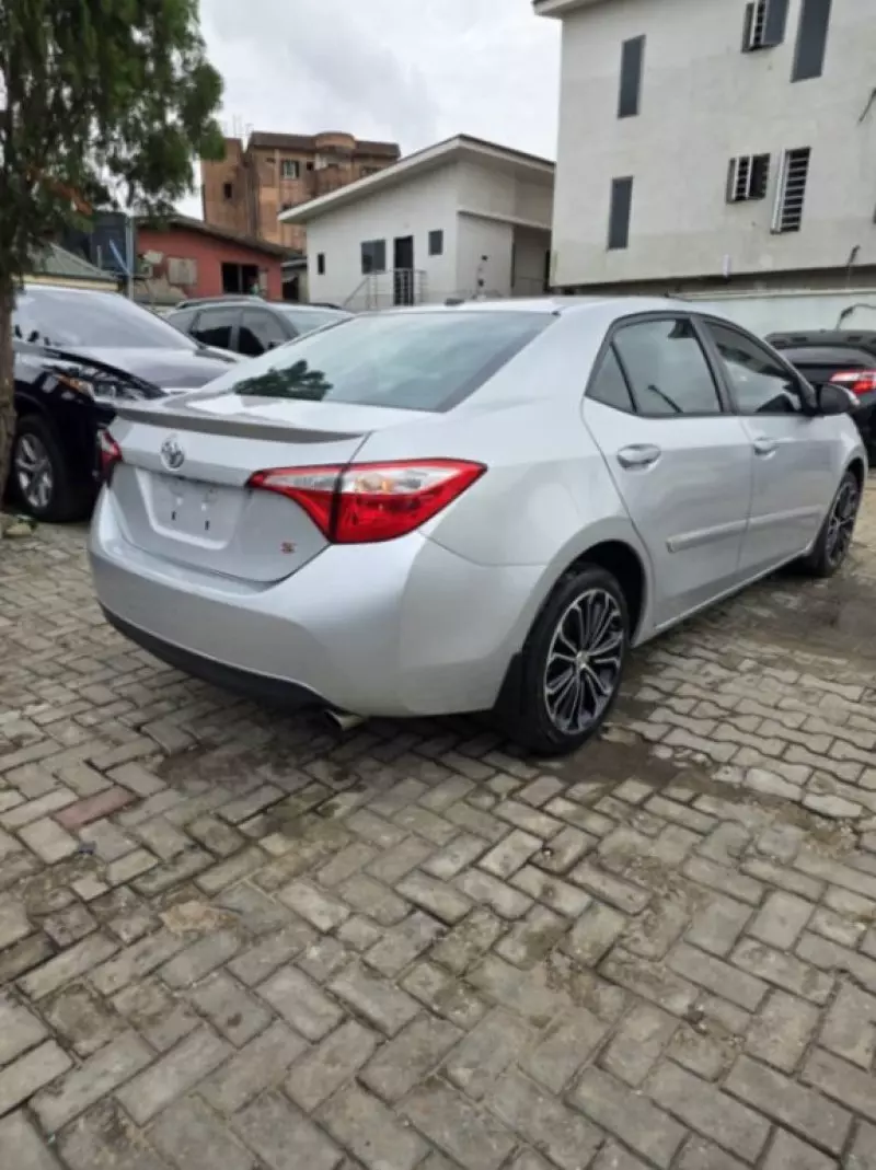 TOYOTA Corolla   - 2015