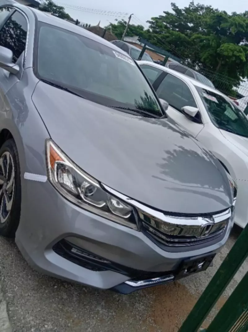 Honda Accord   - 2016