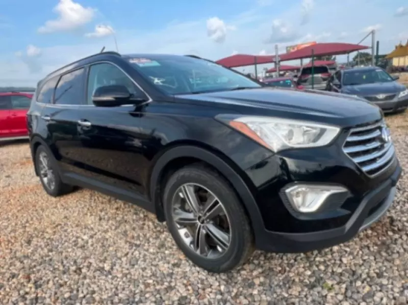 Hyundai Santa Fe   - 2016