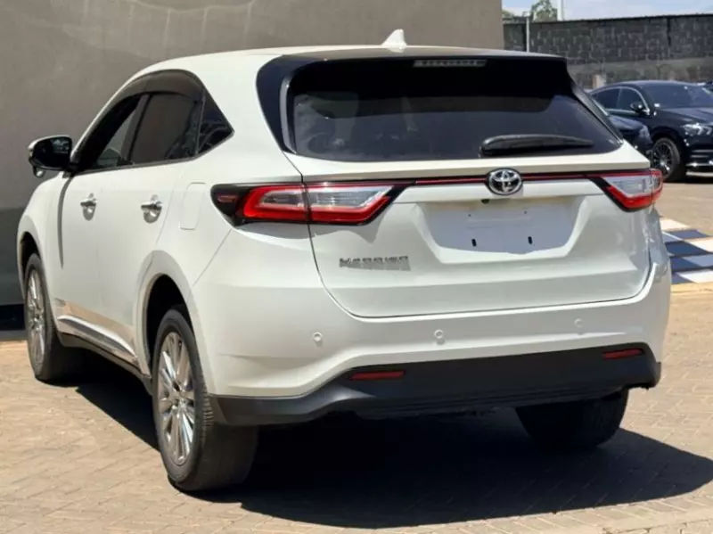 Toyota Harrier   - 2018