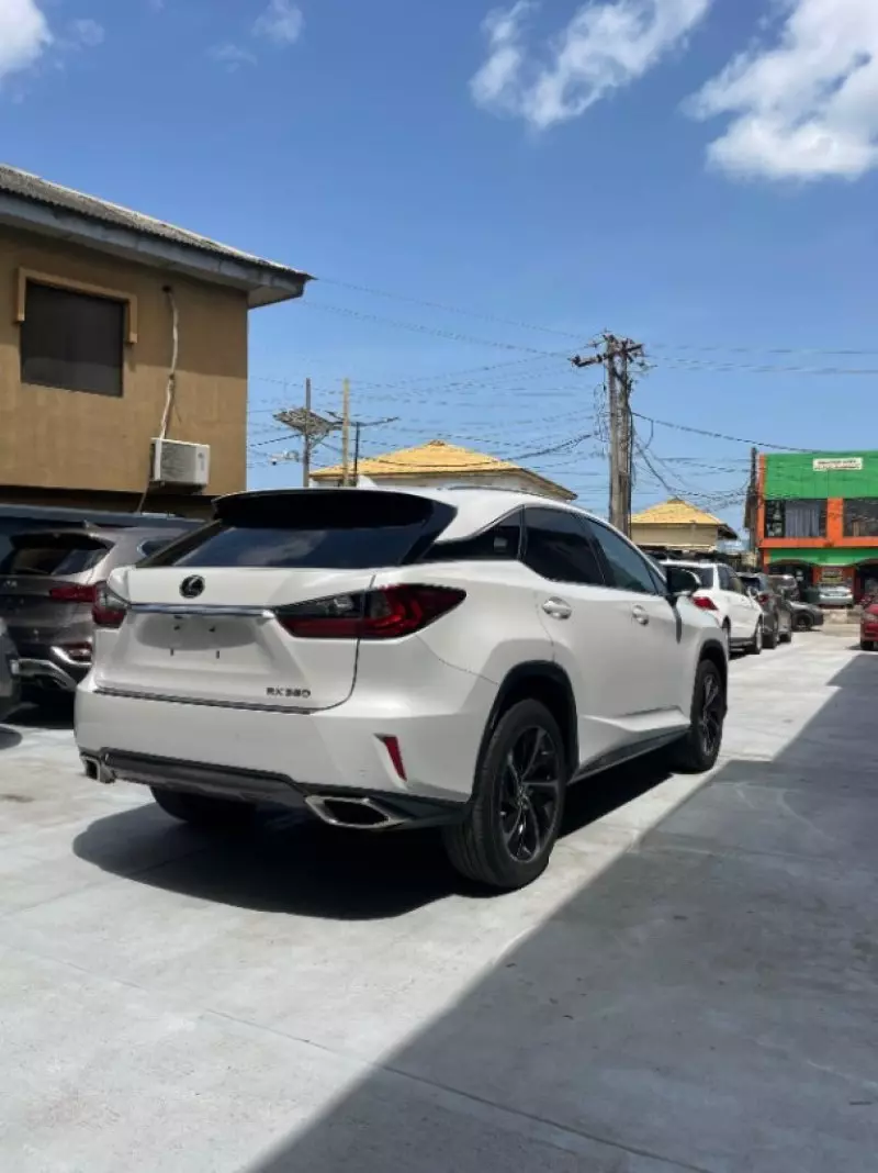 Lexus RX   - 2016