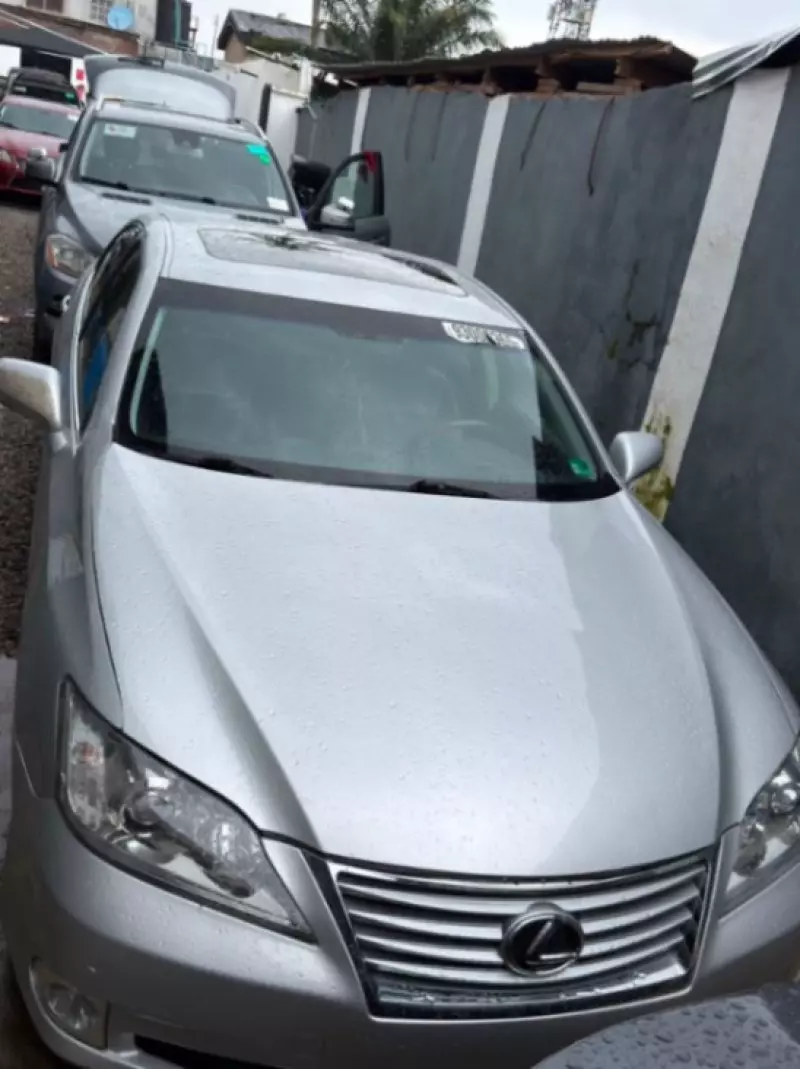 Lexus ES   - 2012