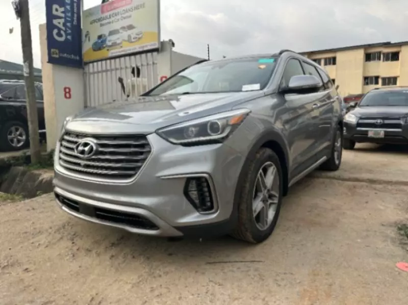 Hyundai Santa Fe   - 2017