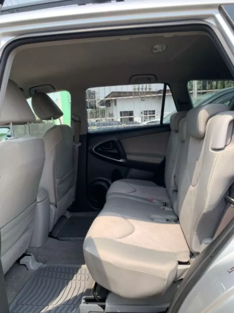 Toyota RAV 4   - 2010