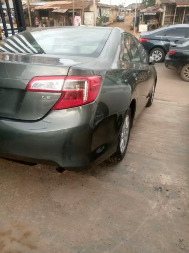 Toyota Camry   - 2012
