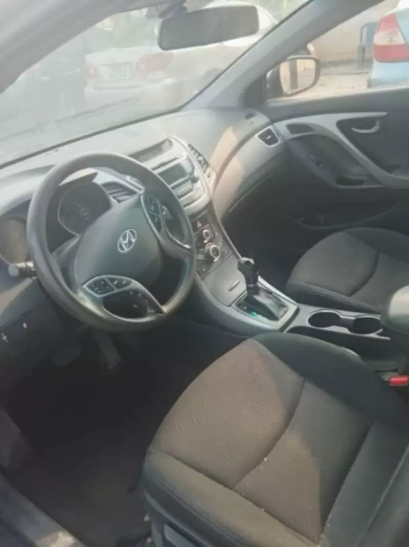 Hyundai Elantra - 2016