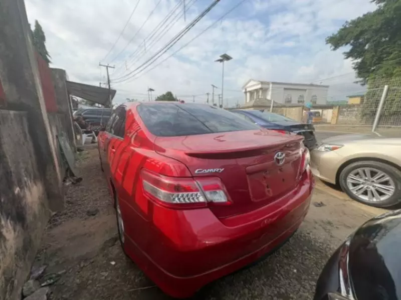 TOYOTA Camry   - 2010