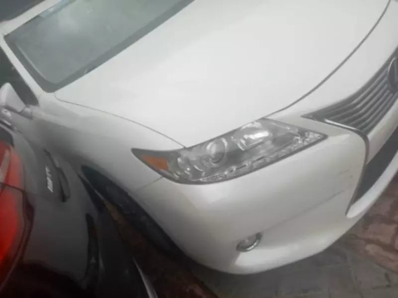 Lexus ES   - 2014
