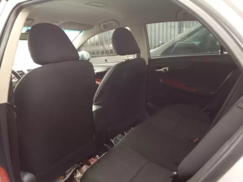 TOYOTA Corolla   - 2010