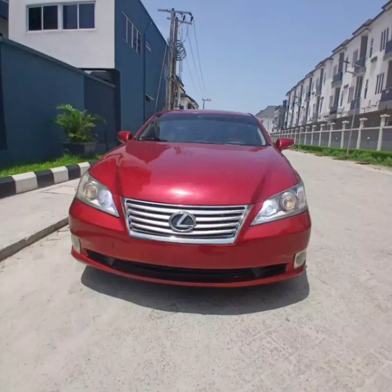 Lexus ES 250   - 2010
