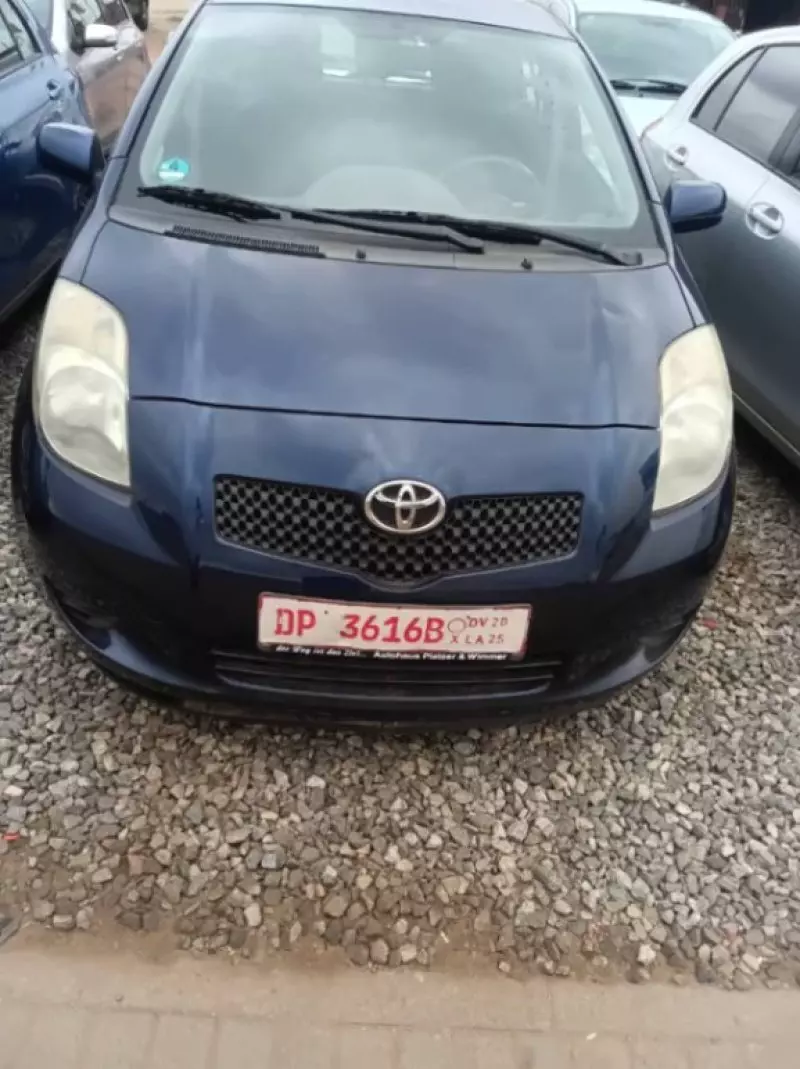 Toyota Yaris   - 2010