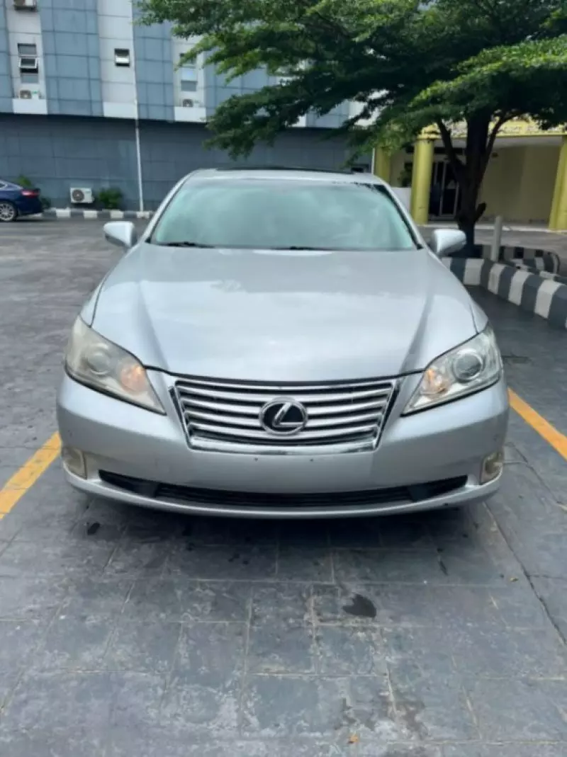 Lexus ES - 2012