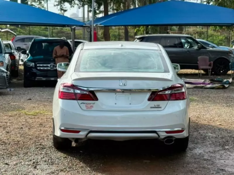 Honda Accord   - 2016