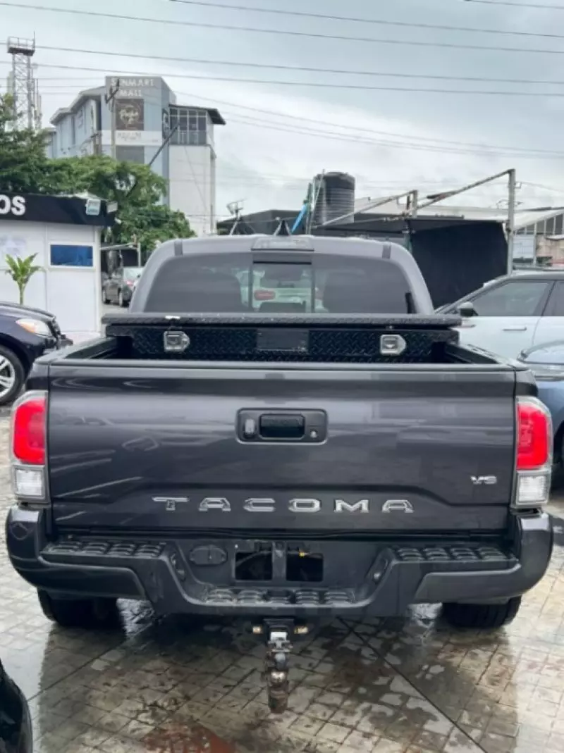 Toyota Tacoma   - 2023