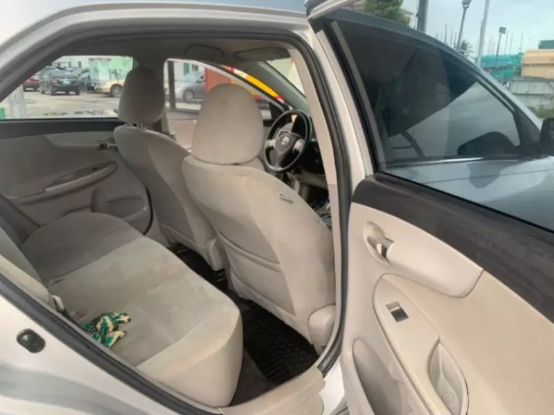 Toyota corolla   - 2013