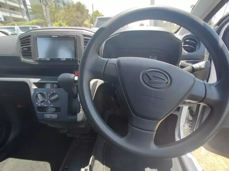 Daihatsu Mira - 2019