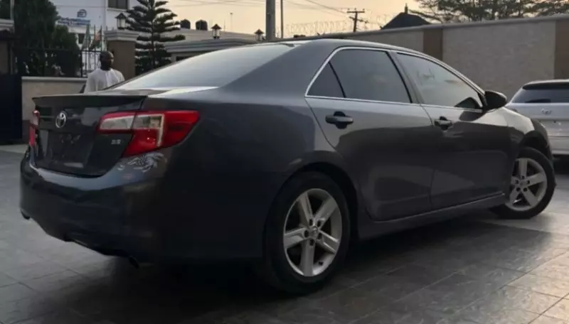 Toyota Camry   - 2014